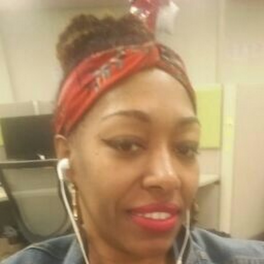 Meet your Posher, Etta